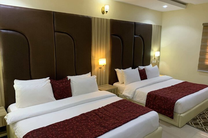 Room 16 of 18