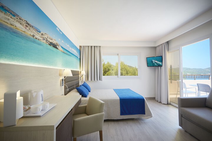 Room 4 of 55