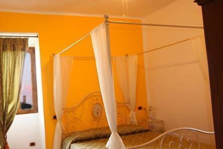 Room 15 of 31