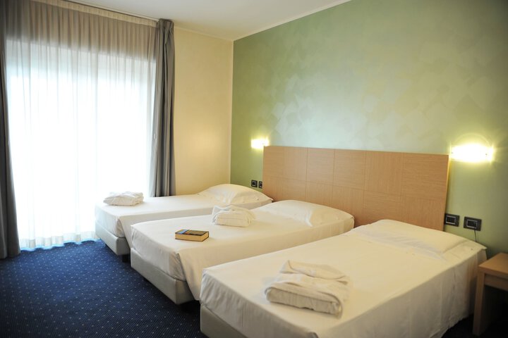 Room 8 of 70