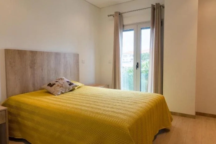Room 6 of 25