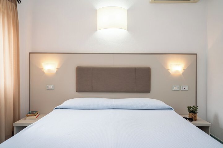 Room 17 of 84