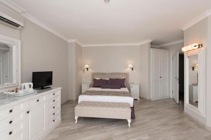 Room 3 of 29