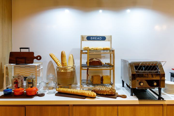 Dining 106 of 161