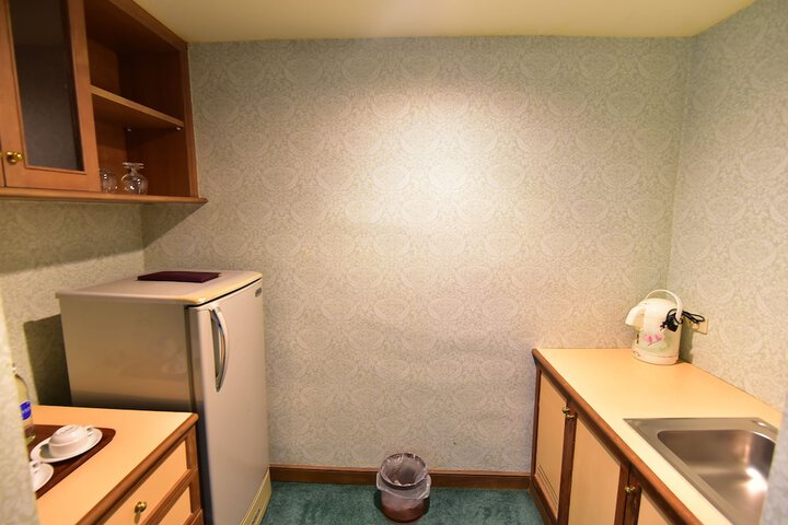 Room 49 of 86