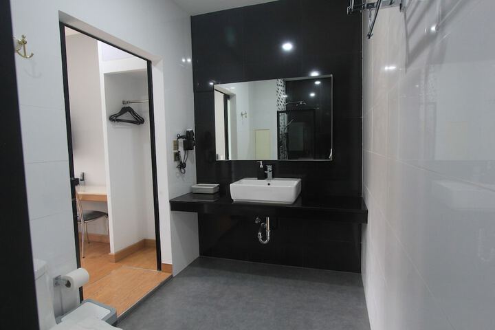 Room 43 of 74