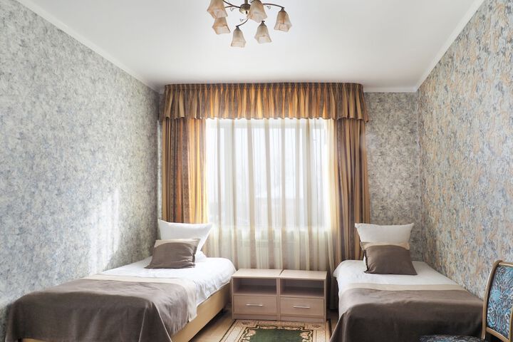 Room 4 of 66