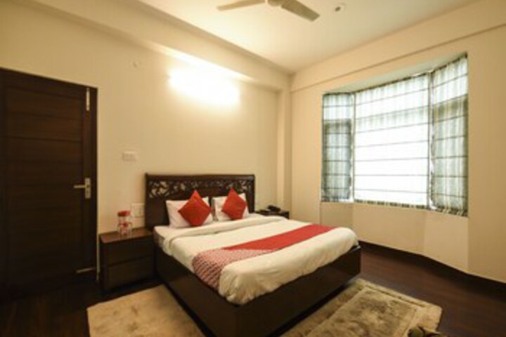Room 13 of 25