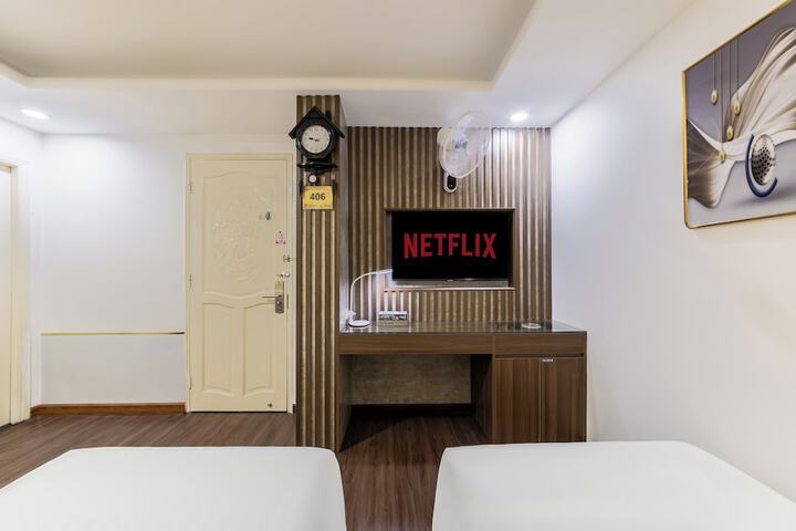 Room 9 of 63