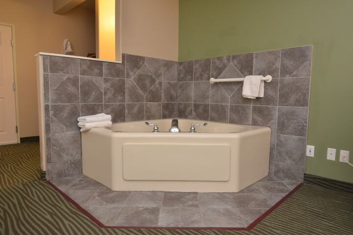 Jetted tub