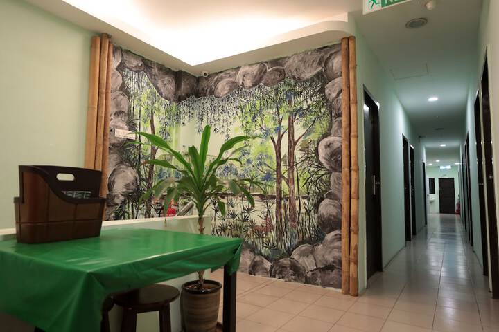 Room 18 of 47