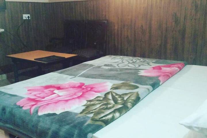 Room 3 of 17
