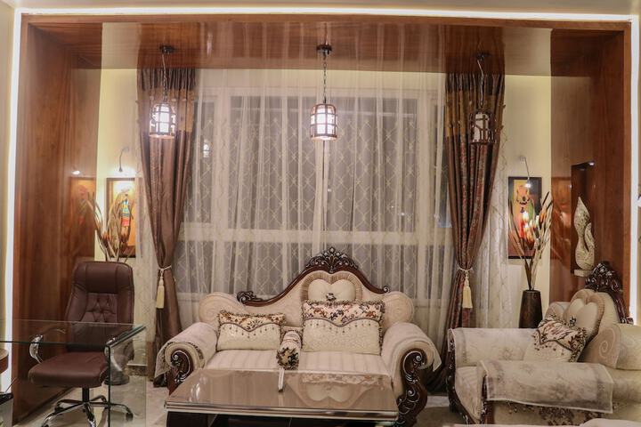 Room 6 of 13
