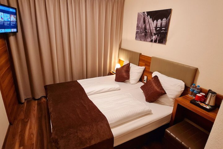 Room 14 of 50