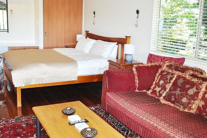 Room 2 of 41