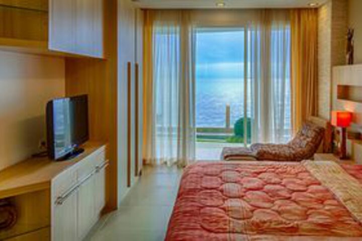 Room 42 of 103