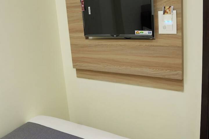Room 12 of 65