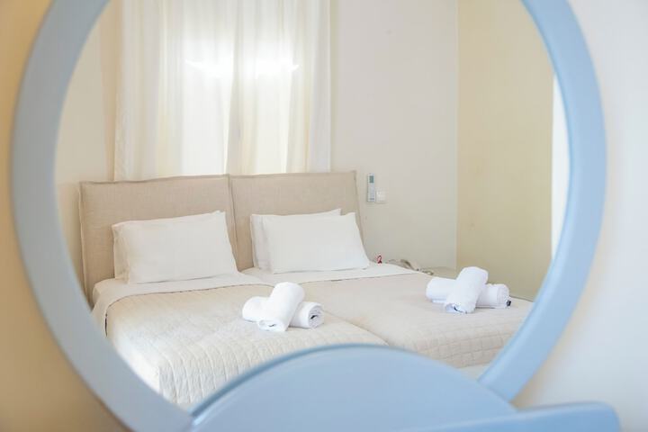 Room 3 of 194