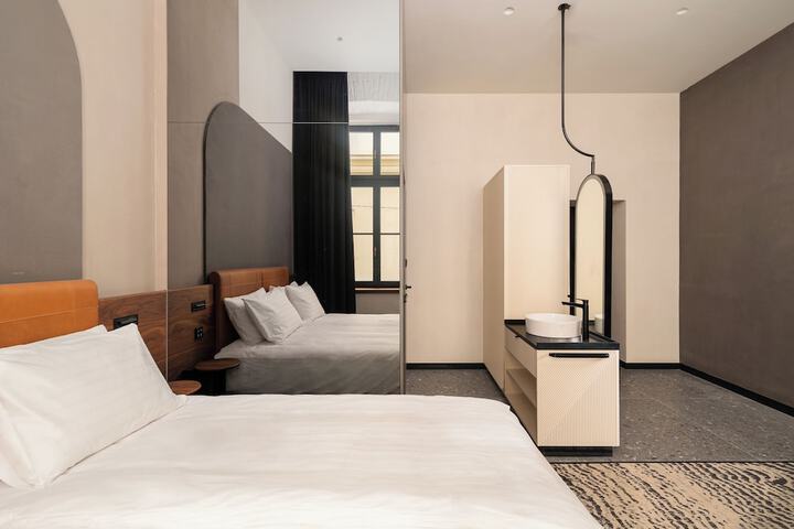Room 45 of 52