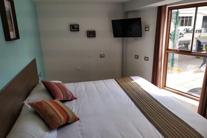 Room 17 of 32