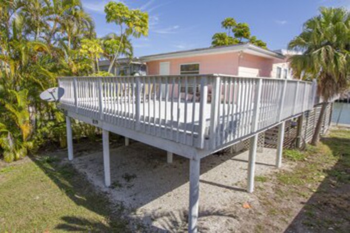 Exterior of Lazy Lagoon by Vtrips