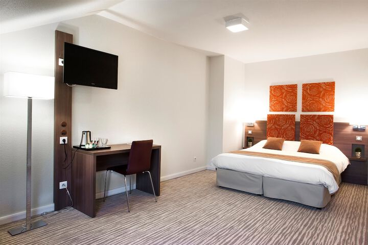 Room 5 of 40