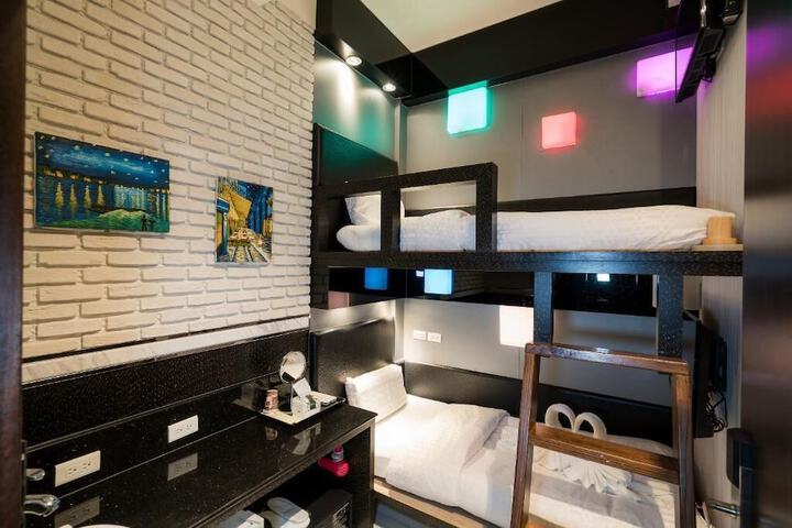 Room 34 of 61