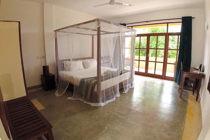 Room 7 of 49