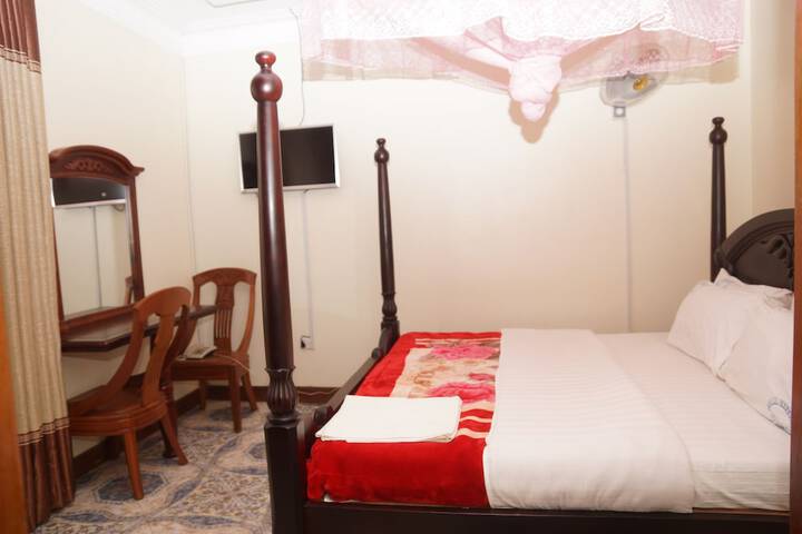 Room 13 of 44