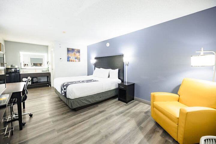 Suite Multiple Beds (3 of 10)
