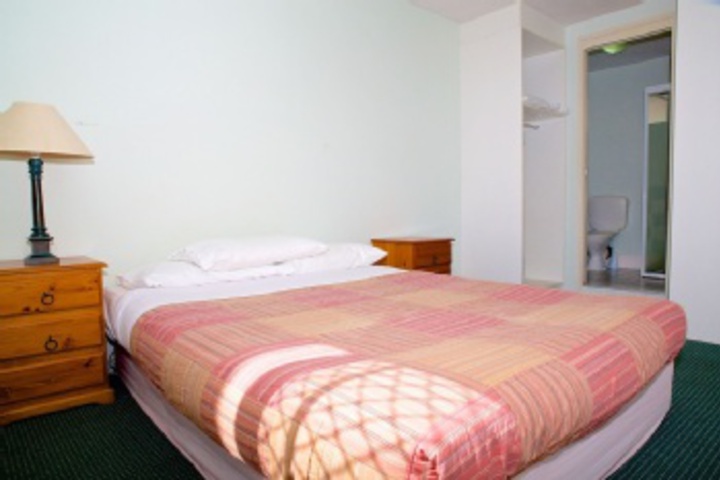 Room 104 of 119