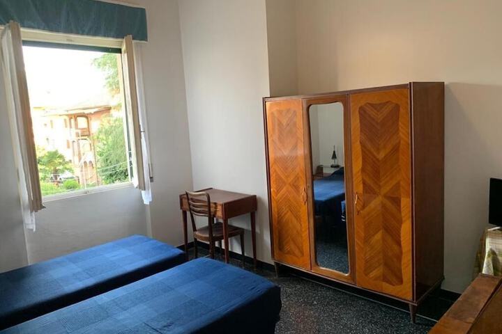Room 3 of 40