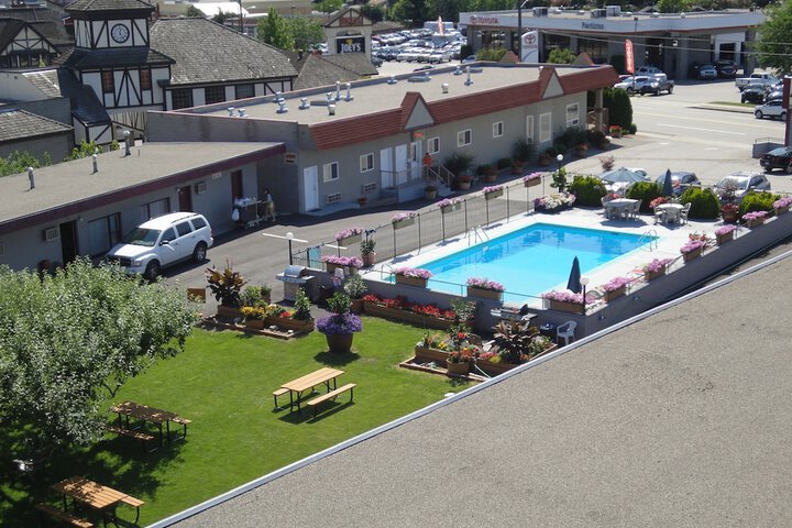 Pool 30 of 45