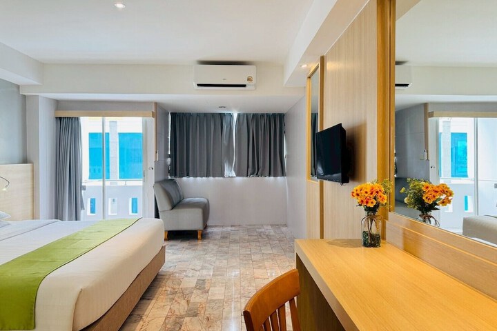 Room 11 of 35