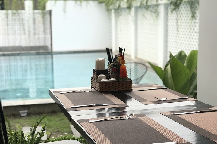 Dining 45 of 57