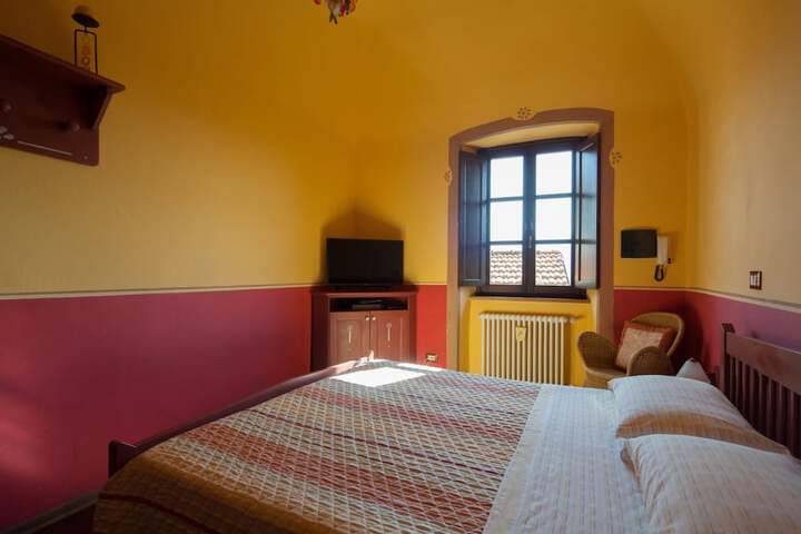 Room 11 of 40