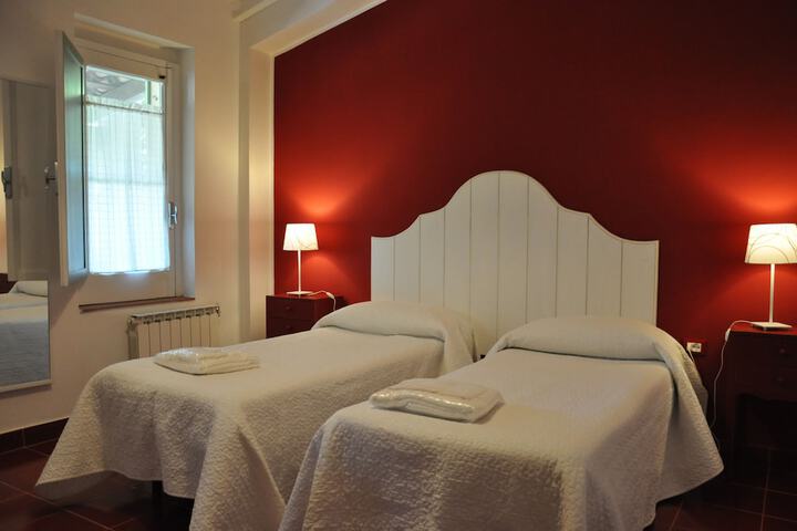 Room 6 of 42