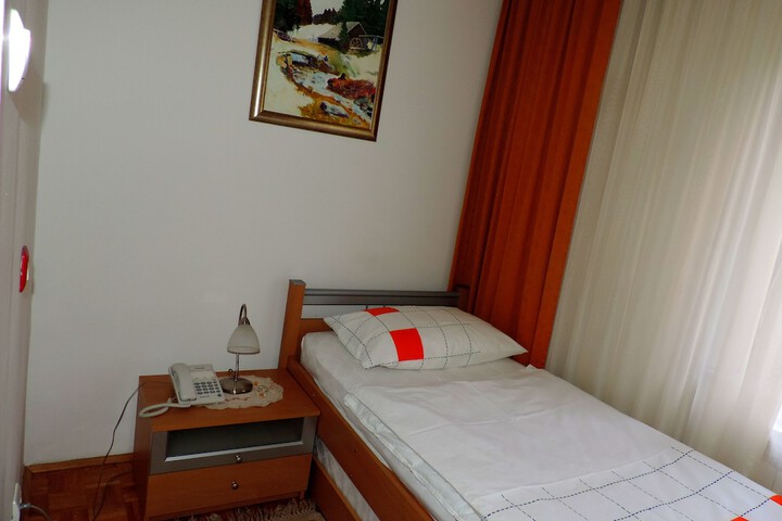 Room 13 of 47