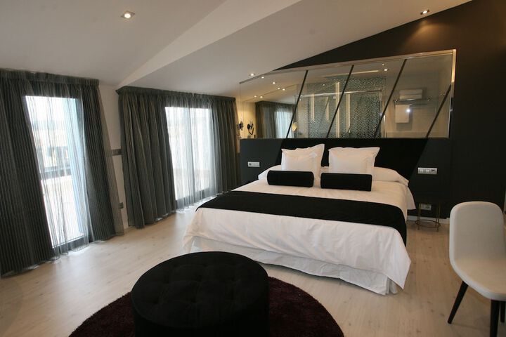 Room 8 of 35