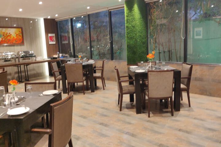 Dining 50 of 64