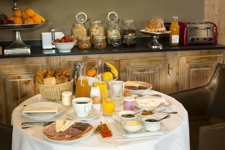 Breakfast/Coffee Service 28 of 50