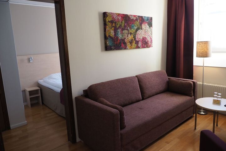 Room 5 of 32
