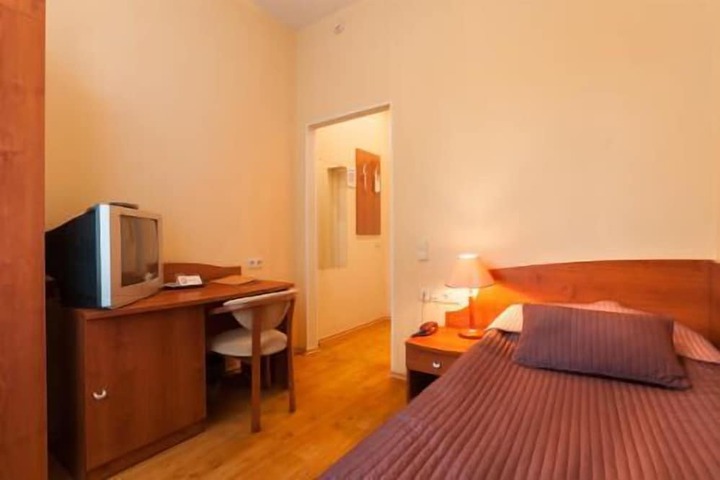 Room 25 of 62