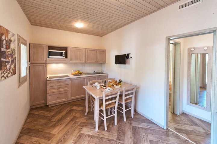 Room 10 of 25