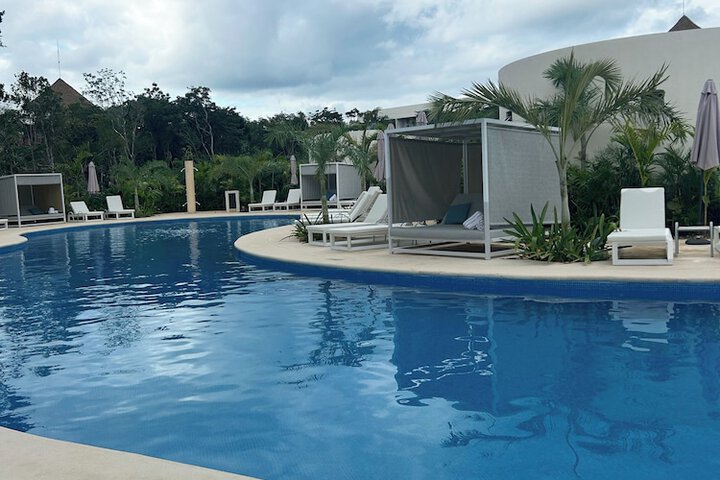 Pool 50 of 103