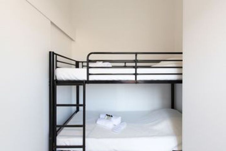 Room 8 of 21