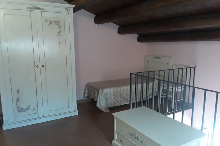Room 13 of 106