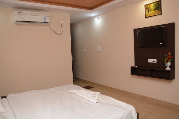Room 7 of 20