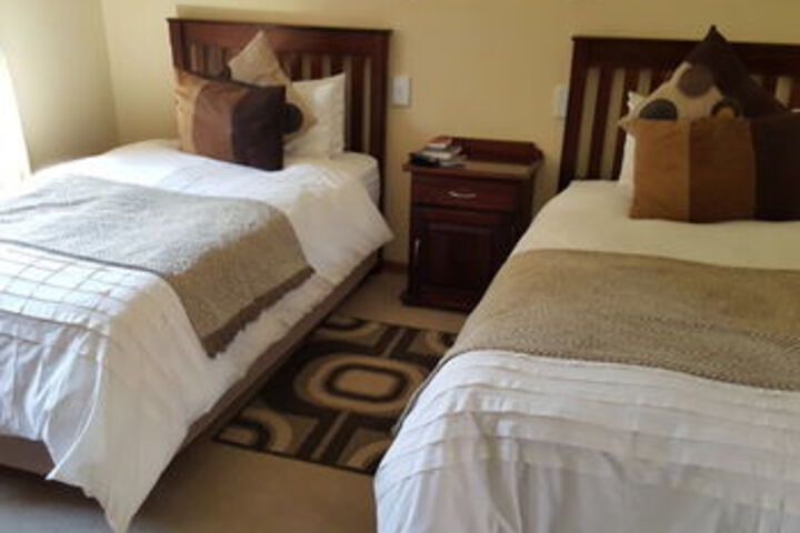 Room 25 of 37