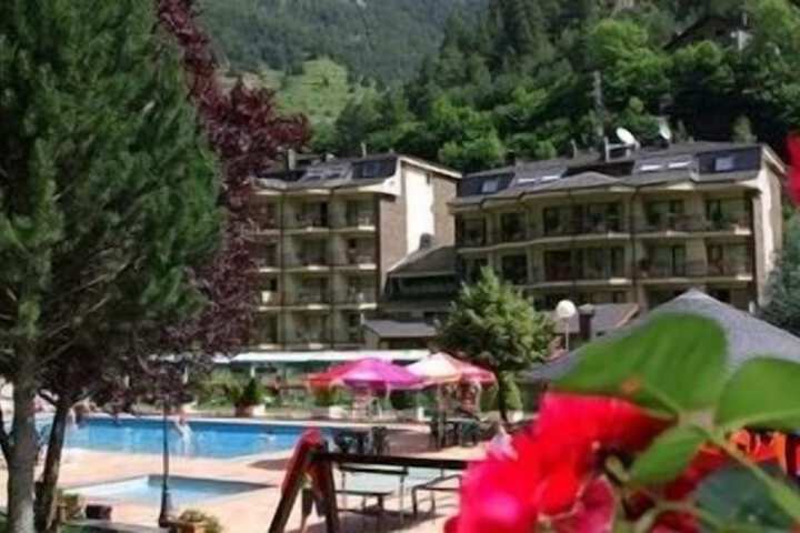 Hotel with Pool